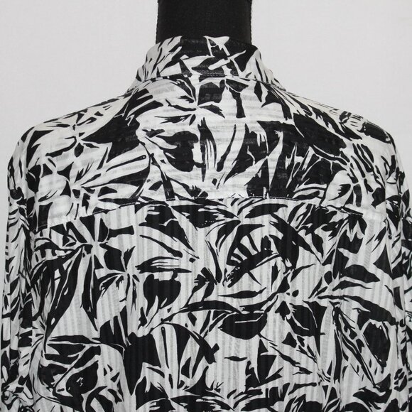 C.D. Daniels Black and White Floral Blouse - Picture 5 of 8